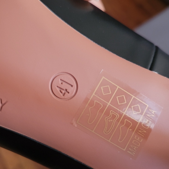 Heels - Picture 7 of 7